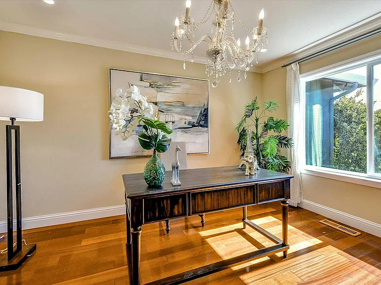 300 Salsbury Dr — Photo 18