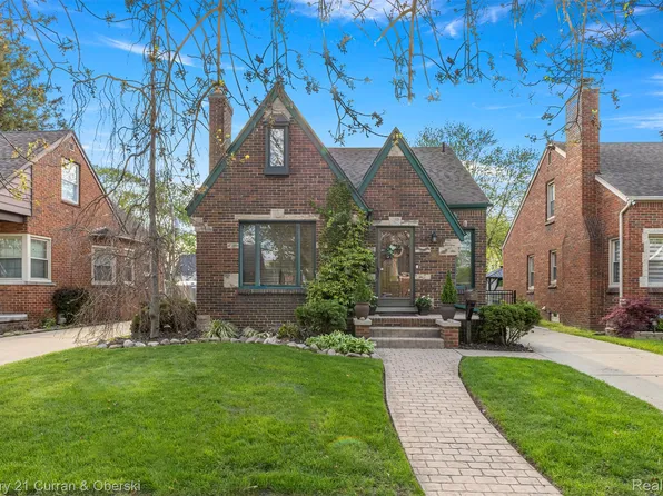 1817 N York St, Dearborn, MI 48128