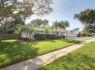 8390 Kumquat Ave, Seminole, FL 33777
