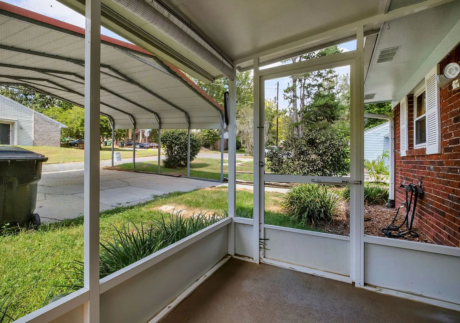 Renovated NW Tallahassee Townhome — Photo 3