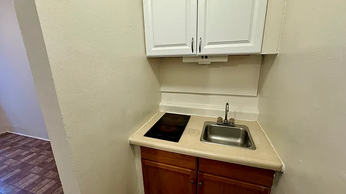 Rented by HOLTON REAL ESTATE INC. | media 2