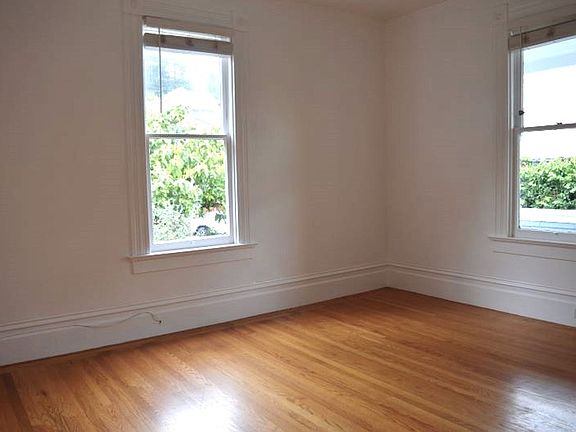 4th image of 15 Lovell Ave