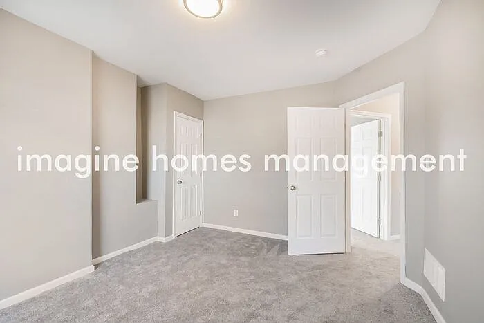 895 Linwood Ave — Photo 7