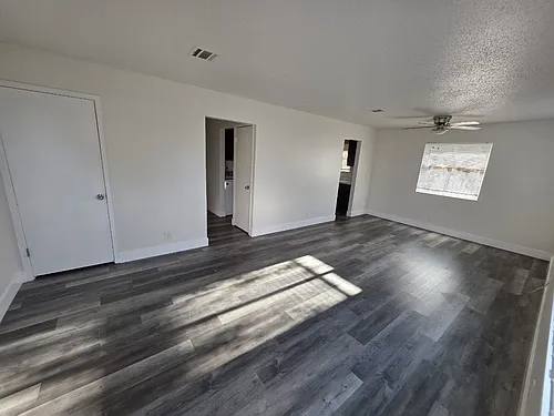 476 Corcoran Ave #1 Photo 1