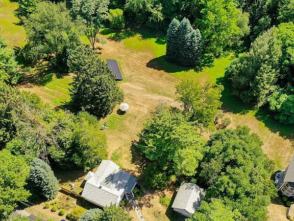 3rd image of 122 Lomala Ln