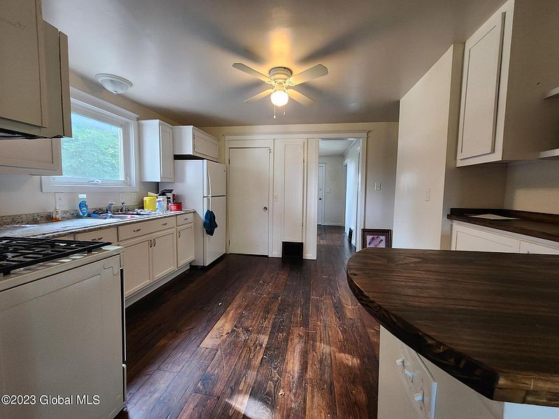 3rd image of 121 E State Street
