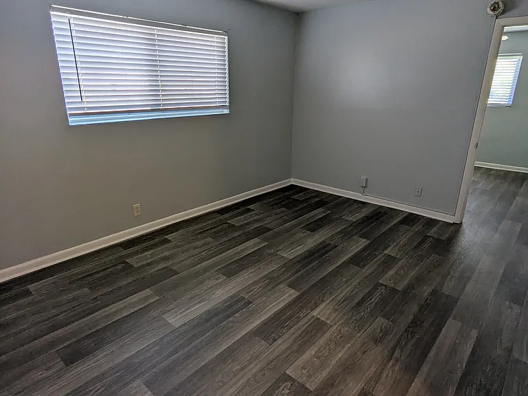 East Lake Apartments — Photo 35