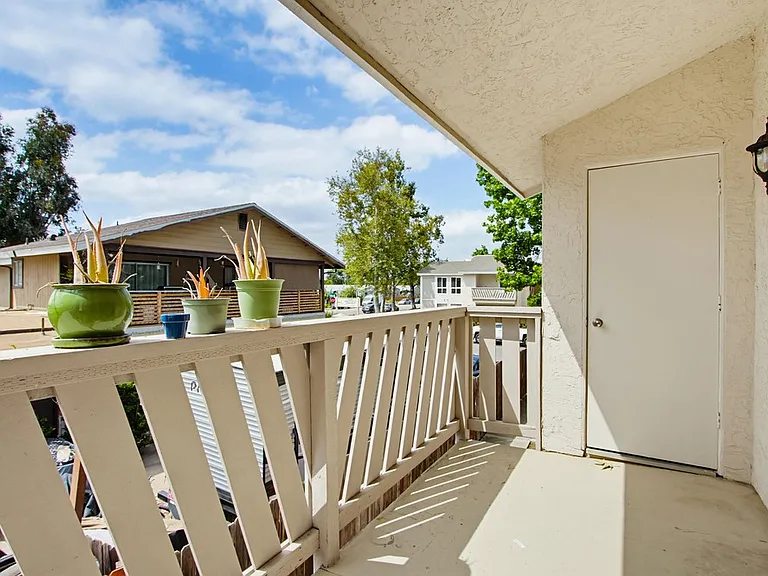 512 Sandalwood Pl — Photo 36