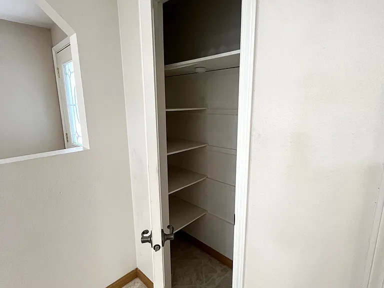 734 Hemlock Ct — Photo 7