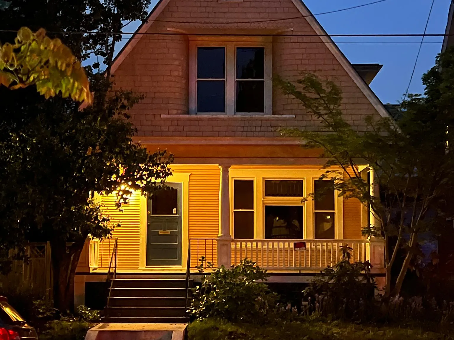 3 bed, 1.5 bath, 1350 sqft, $3,300 — Photo 2