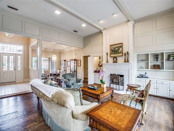 3rd image of 4154 Briargrove Ln