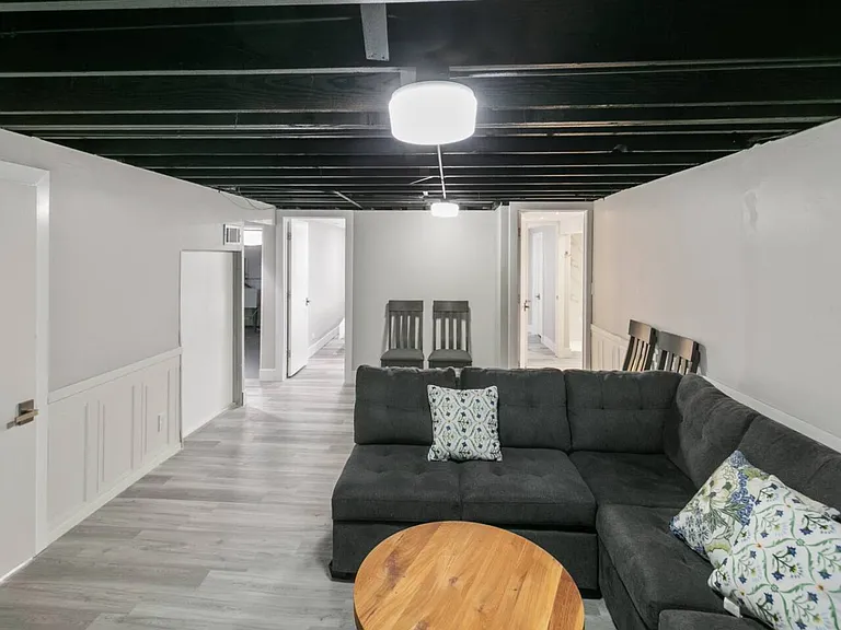310 Butterfield Ln — Photo 12