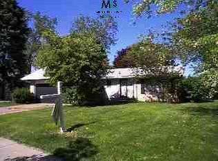 756 Southampton Ct, Auburn Hills, MI 48326