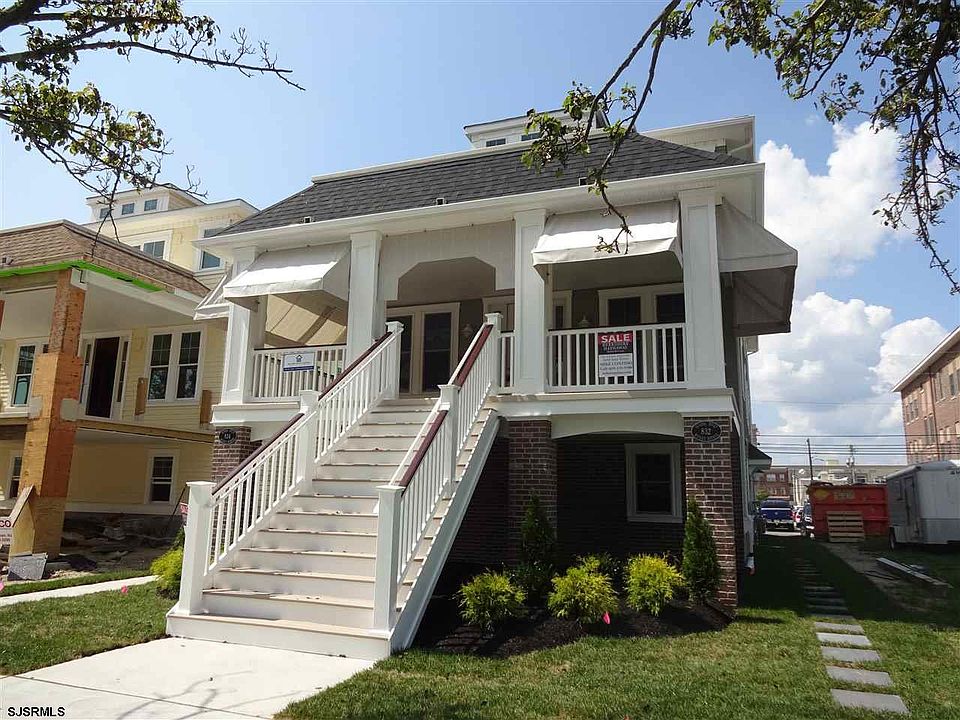 1st image of 832 Wesley Ave