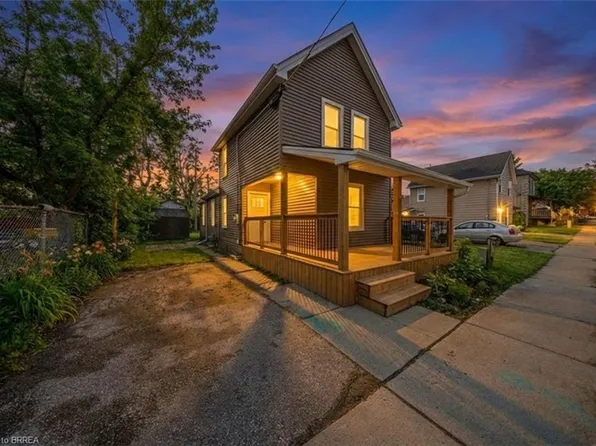 17 Able Ave, Brantford, ON N3S 2Y4