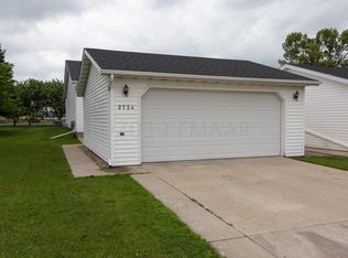 2734 18th St S, Fargo, ND 58103