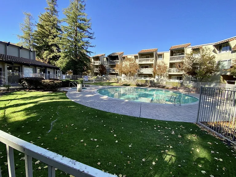 1085 Murrieta Blvd #120 — Photo 9