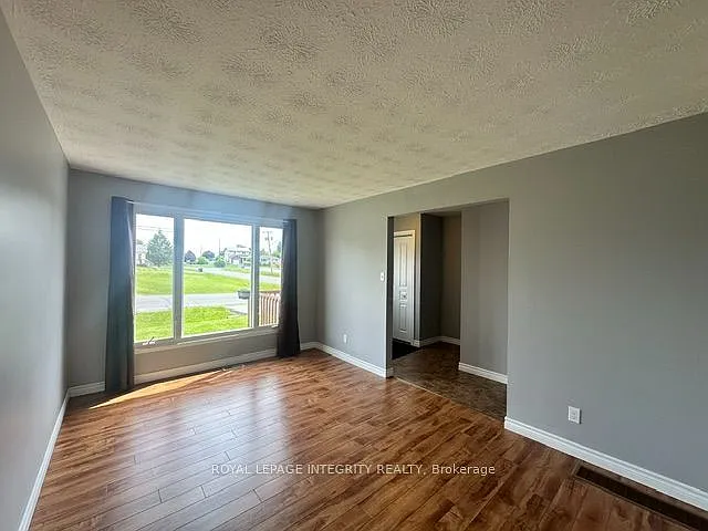3 bed, $2,300 — Photo 3