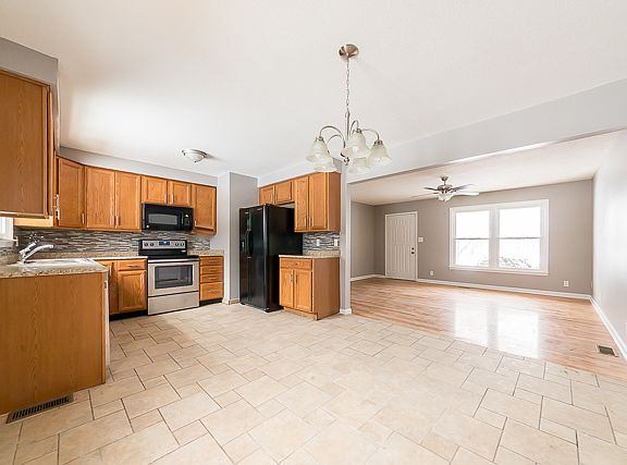 5th image of 322 Kelsey Dr