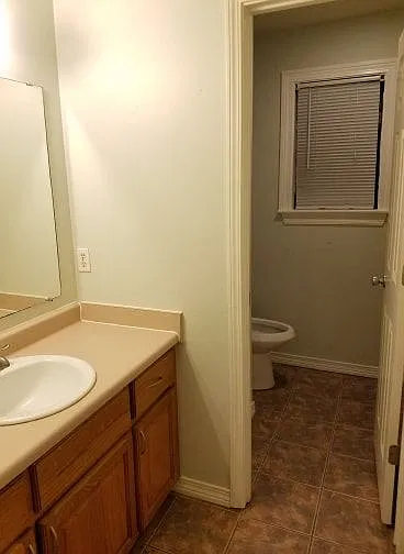 2 bed, 1.0 bath, 900 sqft, $975 — Photo 3