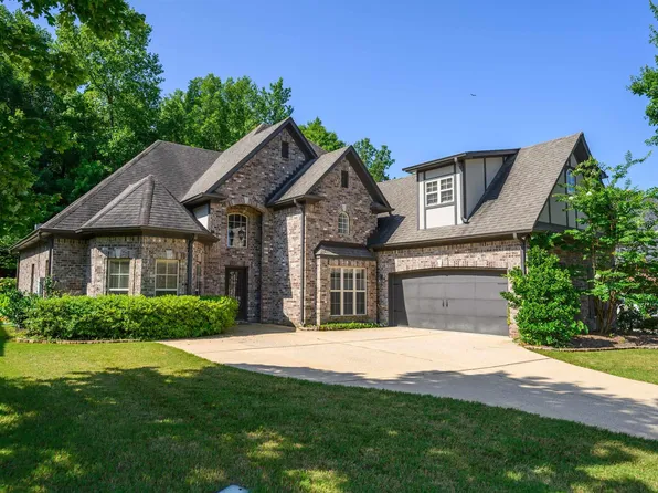 209 Macallan Dr, Pelham, AL 35124