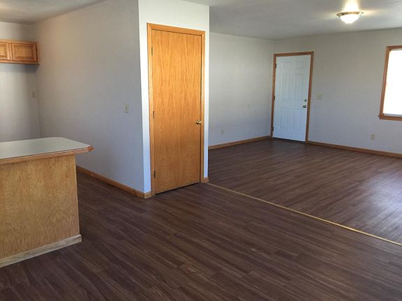 4th image of 305 Kennedy Ave