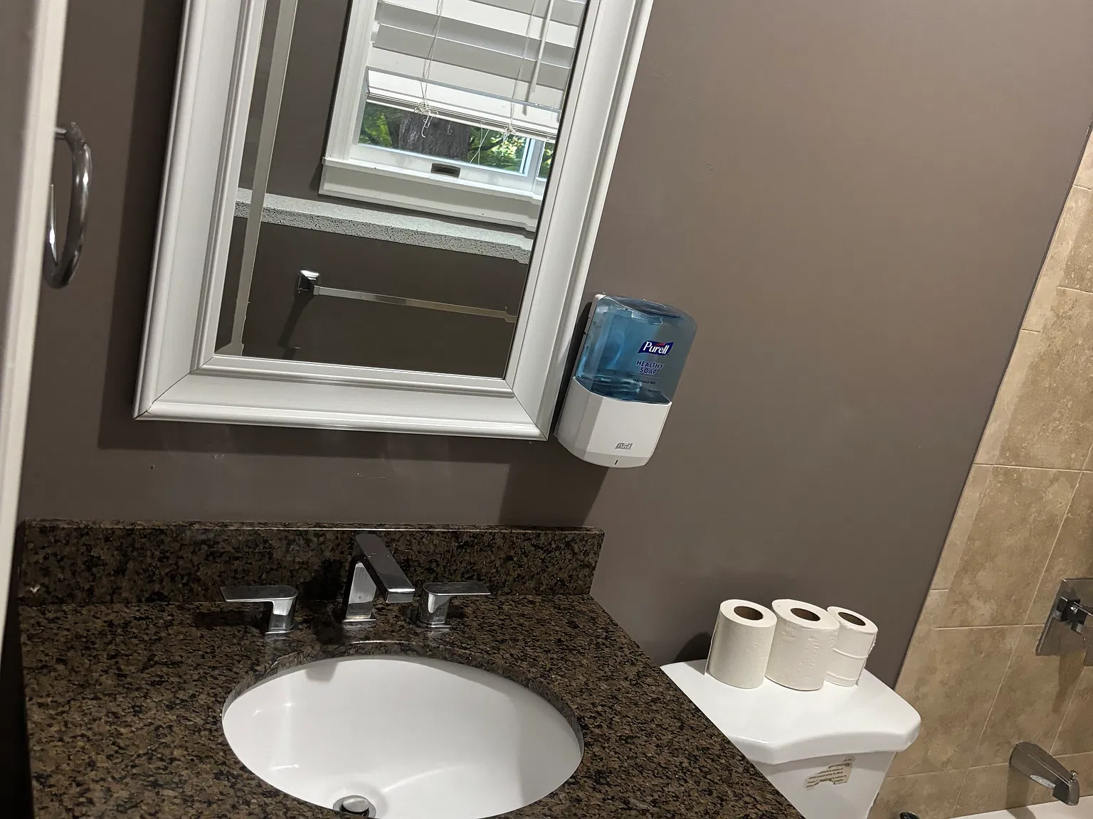 3 bed, 1500 sqft, $2,500 — Photo 4