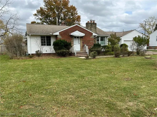9550 W Moreland Rd, Parma, OH 44129