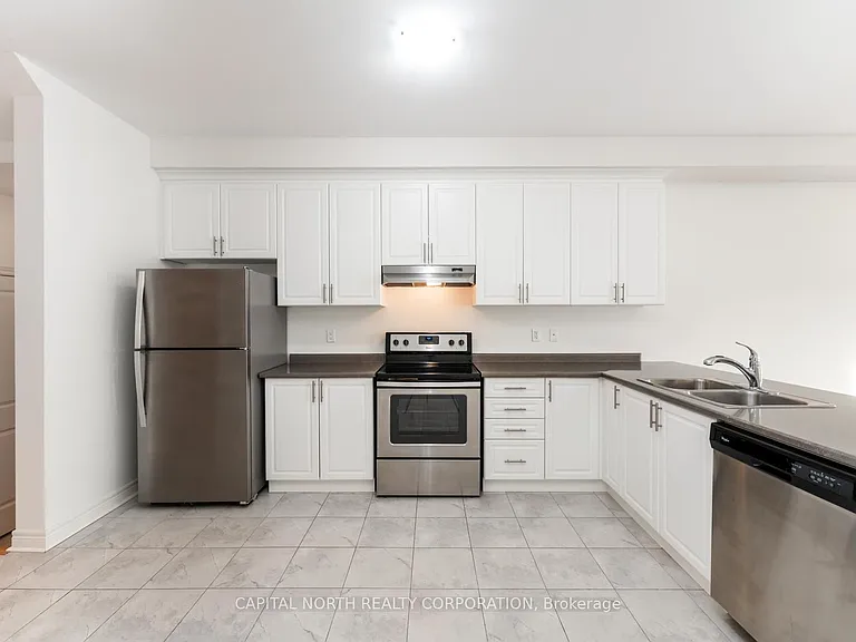 84 Fortis Cres — Photo 7