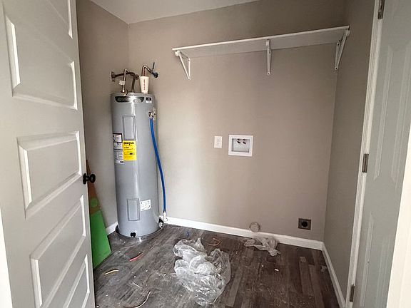 4th image of 1530 Hallway Dr