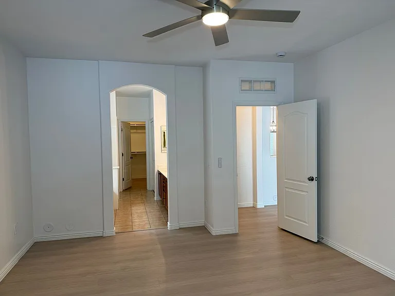1682 E Fontana Dr — Photo 12