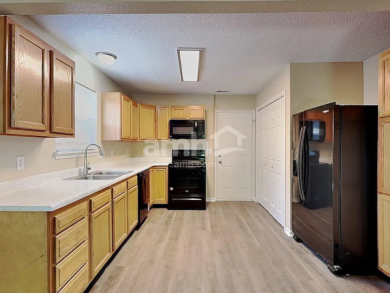 4422 Autumn Crest Ct — Photo 3