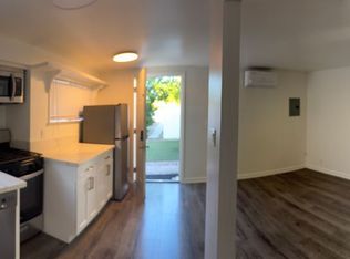 6051 Melvin Ave #A, Tarzana, CA 91356