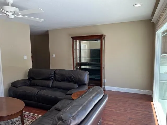 553 Bonita Ave — Photo 16