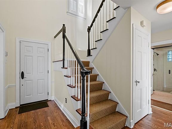 4th image of 18 Southridge Dr