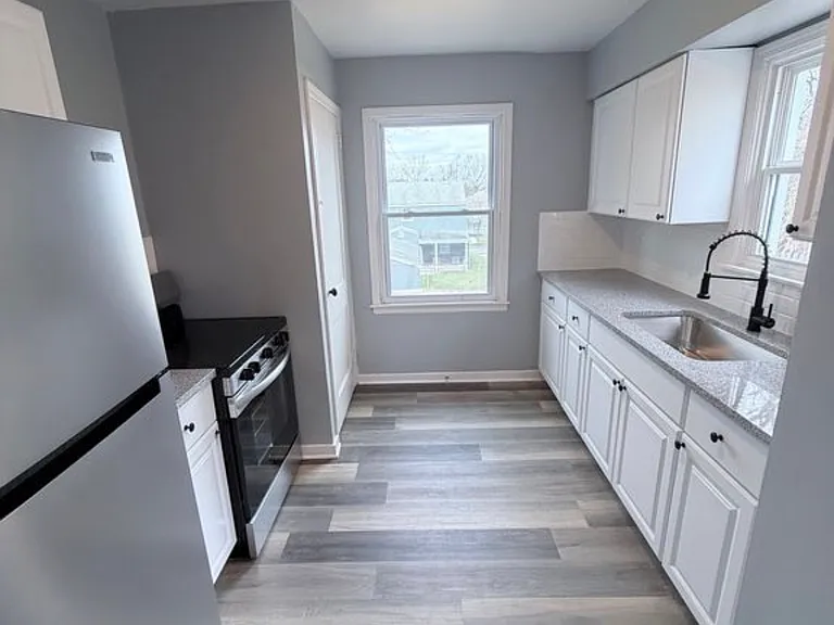 1568 Sunset Ave — Photo 6
