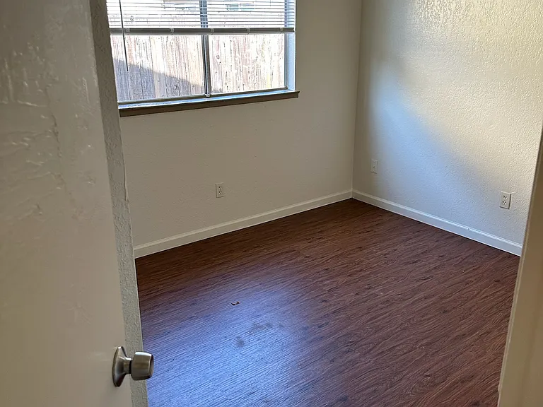 2706 Plantation Pl — Photo 3