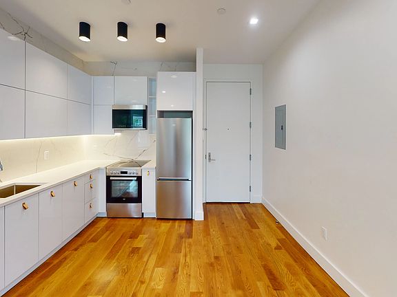 4th image of 2561 Bedford Ave #8