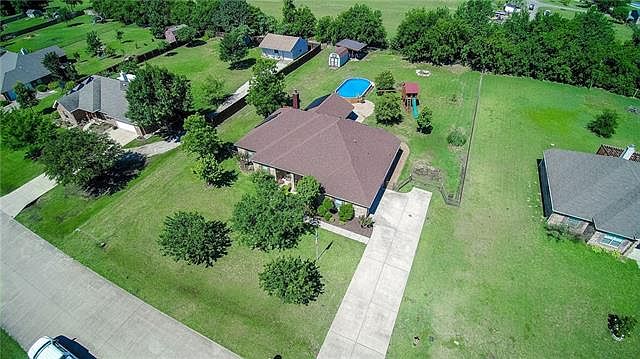 1st image of 409 Cimarron Meadows Dr