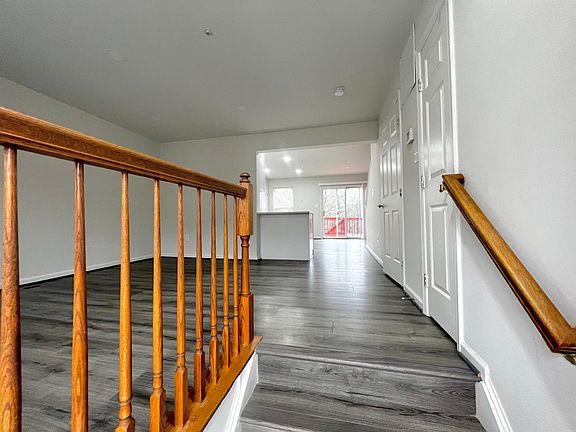 2nd image of 10514 Sunny Brooke Ln