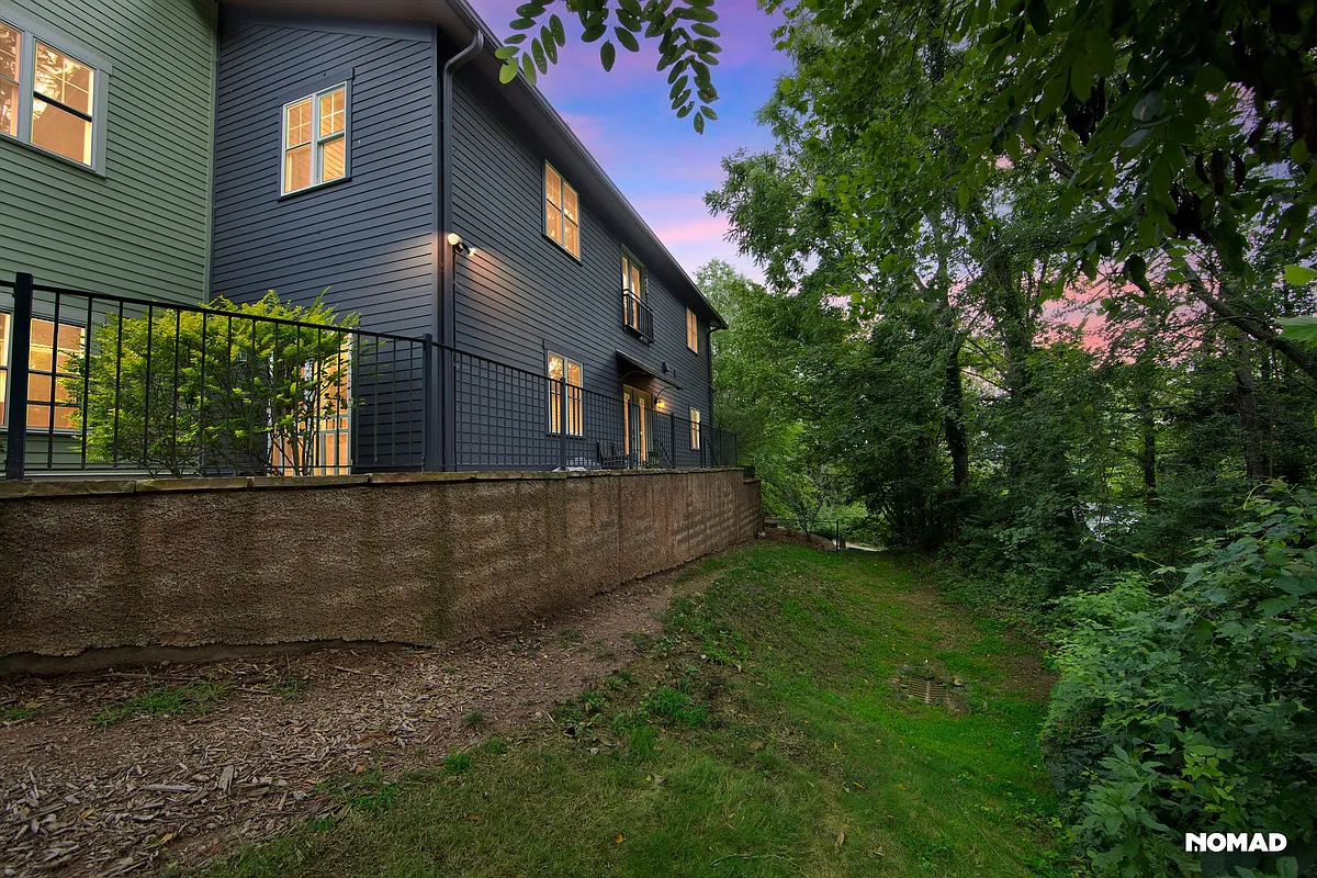 Building Photo - 600 Skyloft Dr #101
