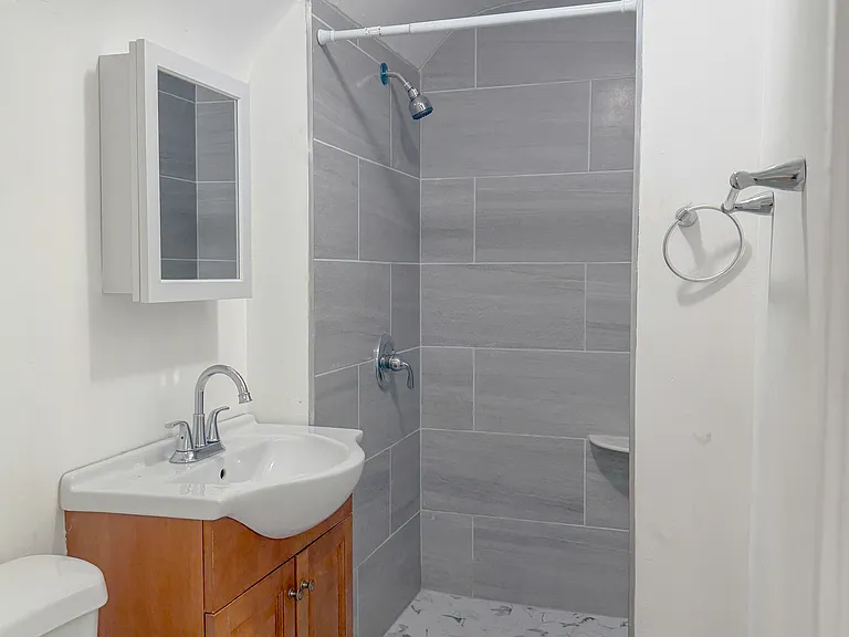 1004 Hancock Ave #3 — Photo 8