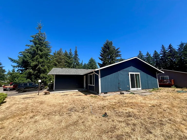 9236 White Fir Dr NE #B — Photo 14