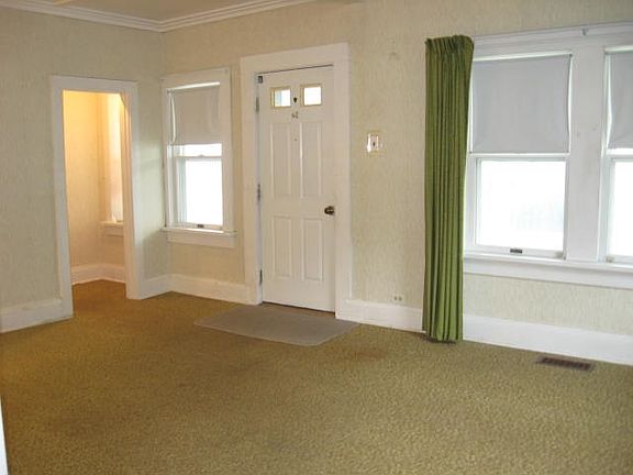 2nd image of 822 Caroline St