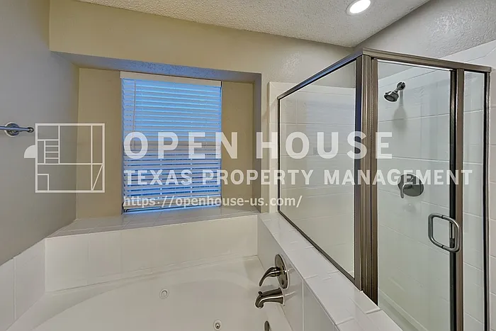 1616 Barclay Dr — Photo 10