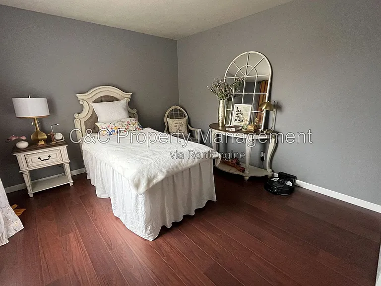 1613 W Swain Rd — Photo 7