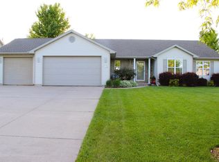 W7188 Sunfield Dr, Greenville, WI 54942