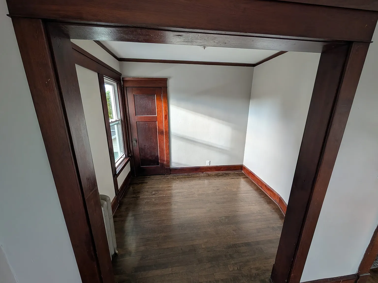 3 bed, 1000 sqft, $1,450 — Photo 1