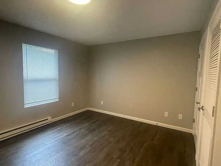 1210 Main St — Photo 9