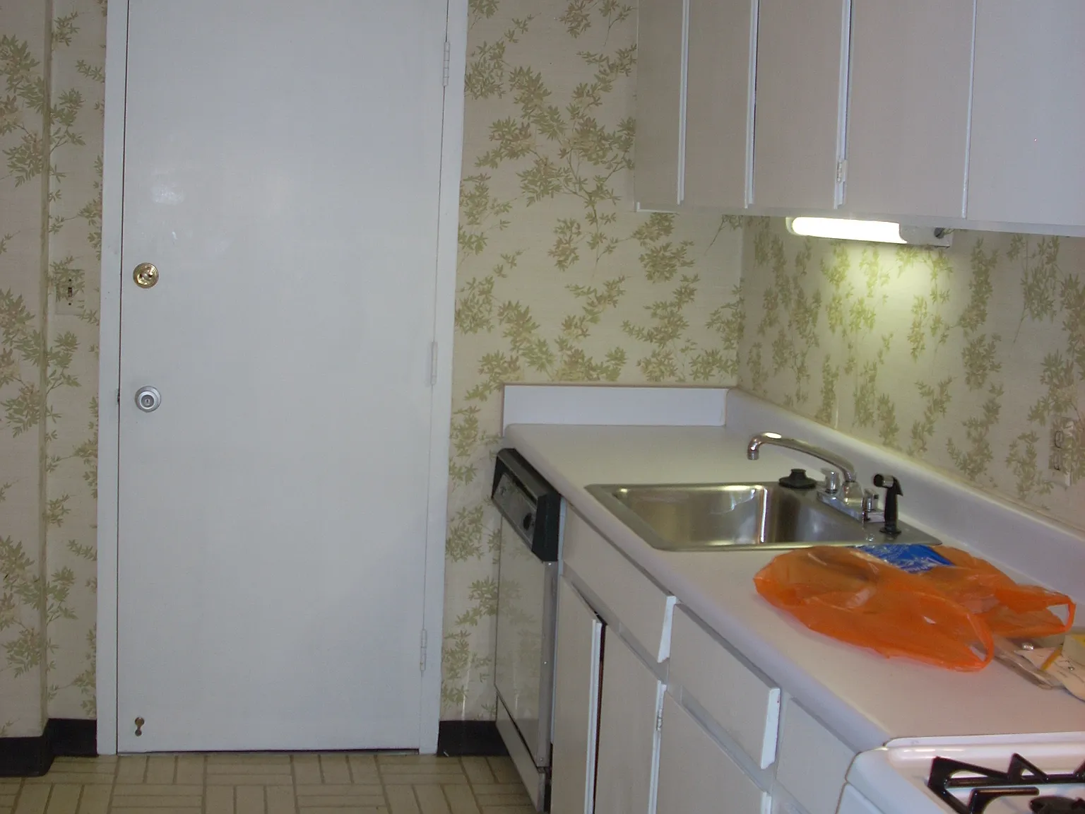 1 bed, 850 sqft, $1,550 — Photo 2